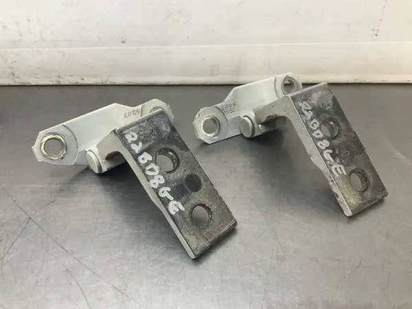 2008 Infiniti V36 G37 Passenger Door Hinges Oem 22Bd8Ge