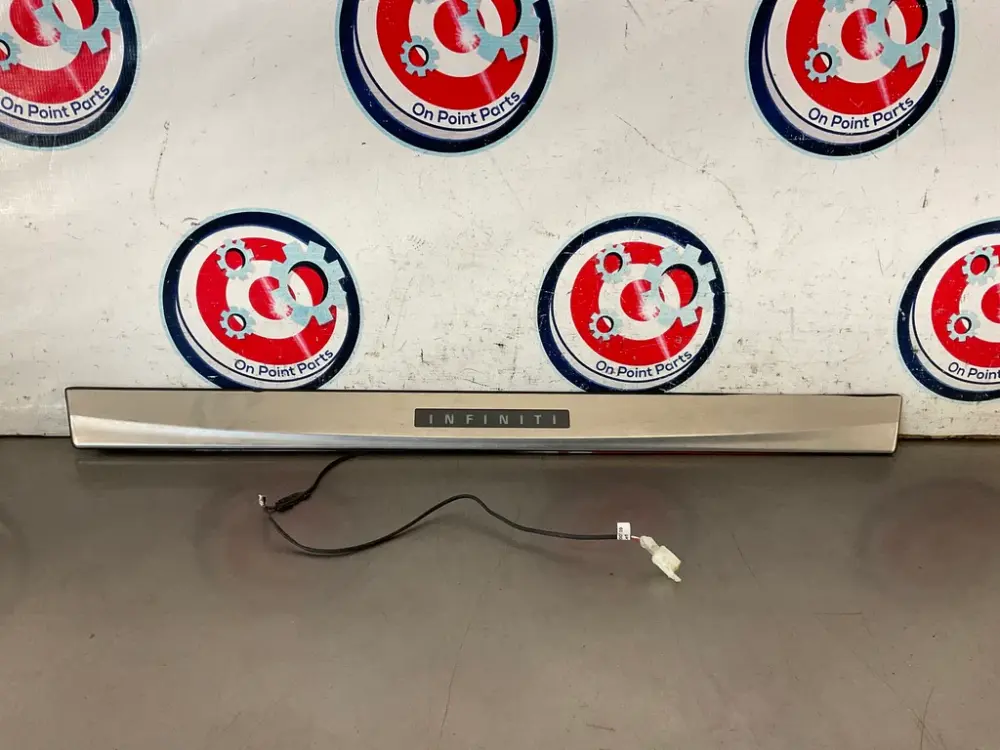 Lever Handle 2008 Infiniti G37 Passenger Right Illuminated Door Kick Plate OEM 13BI0D7