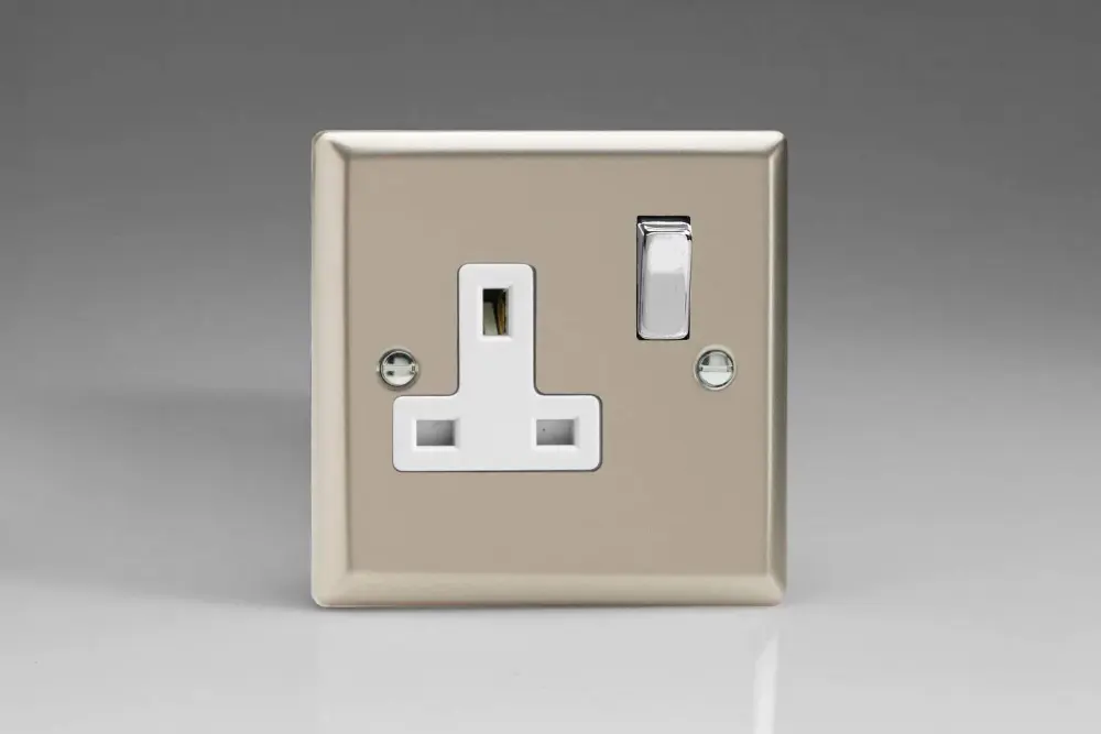 Varilight XN4DW 13A Switched Socket 1-Gang Chalk Satin