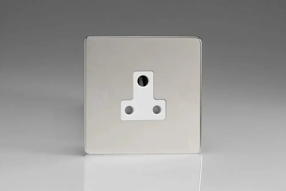 Varilight 1-Gang 5A Round Pin Plug Socket Glossy Chrome XDCRP5AWS