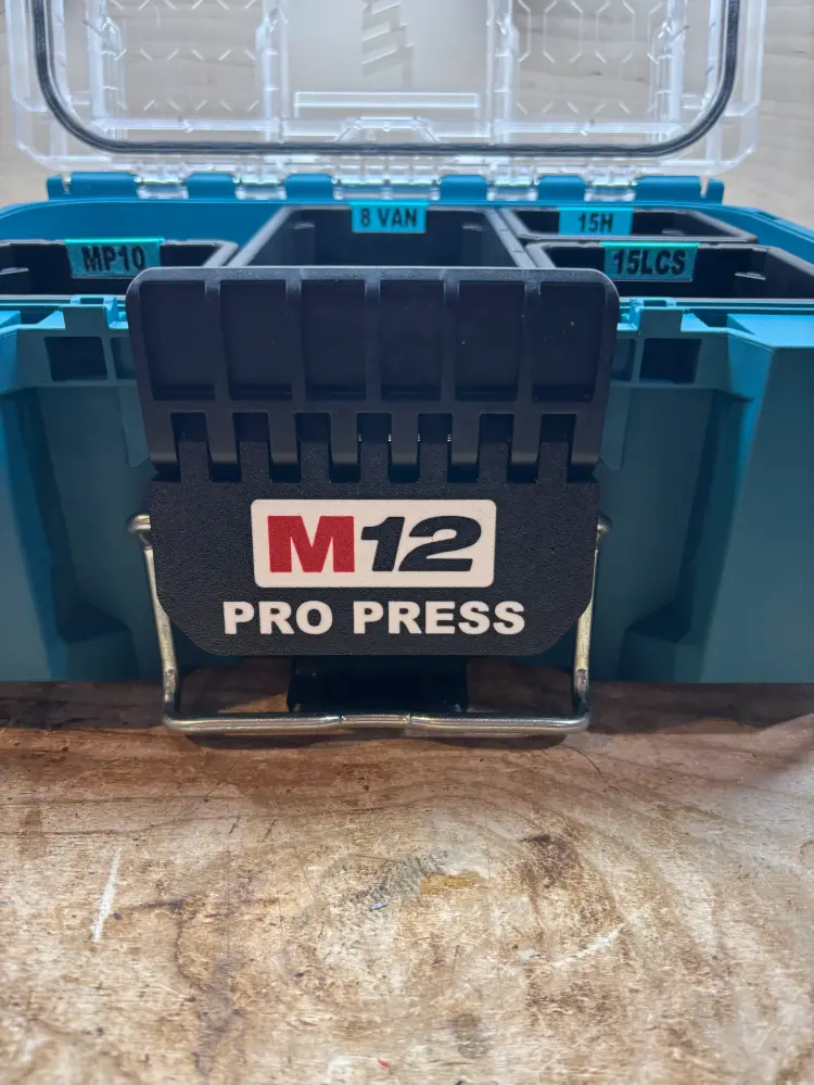 Foam Lined MAKTRAK Latches