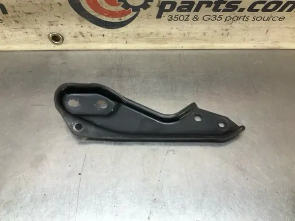 2004 Nissan Z33 350Z Front Driver Upper Headlight Affix Bracket Oem 24Bbqga