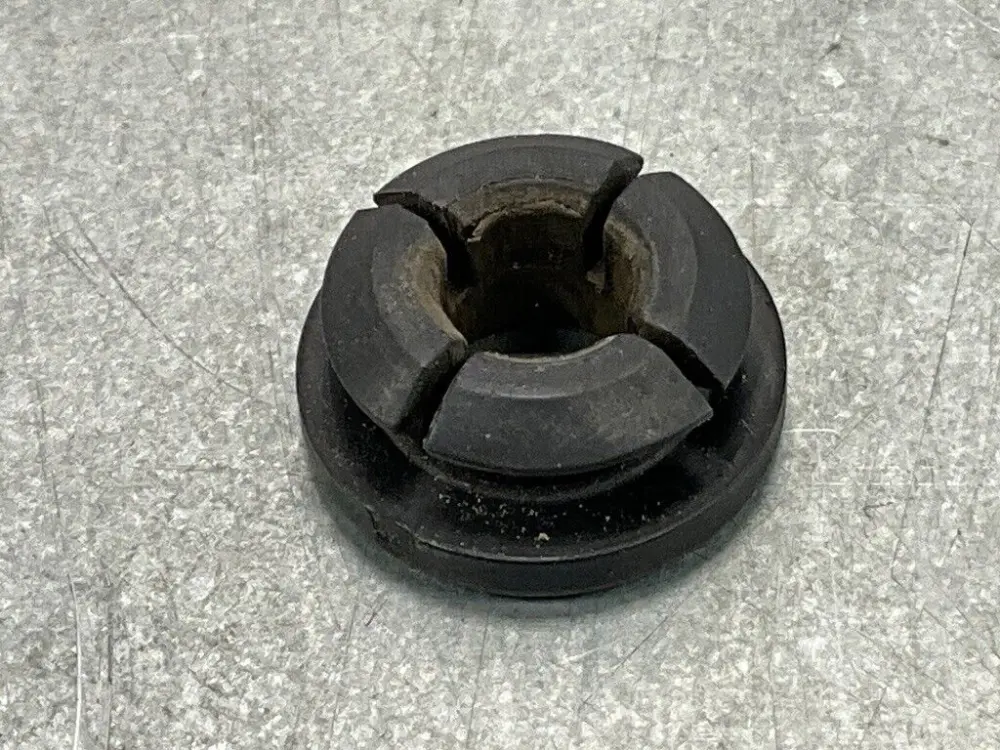 2004 Nissan Z33 350Z Hood Prop Rod Grommet Oem 25Bdqfi